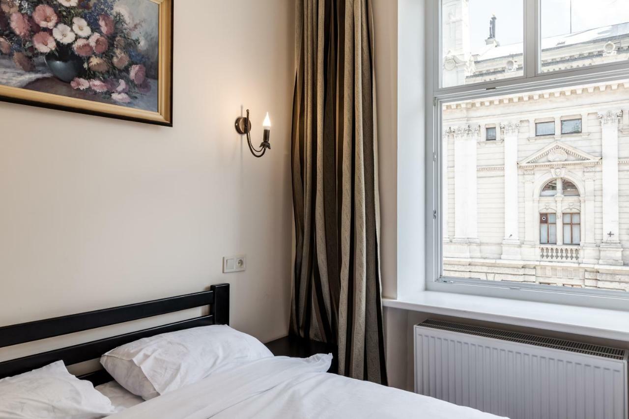 Opera House Apartment 2 Lviv Ngoại thất bức ảnh